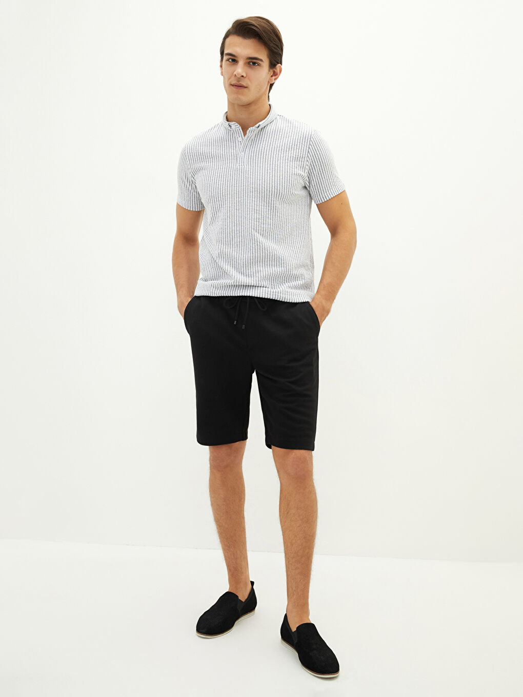 Siyah Slim Fit Beli Bağlama Detaylı Erkek Şort