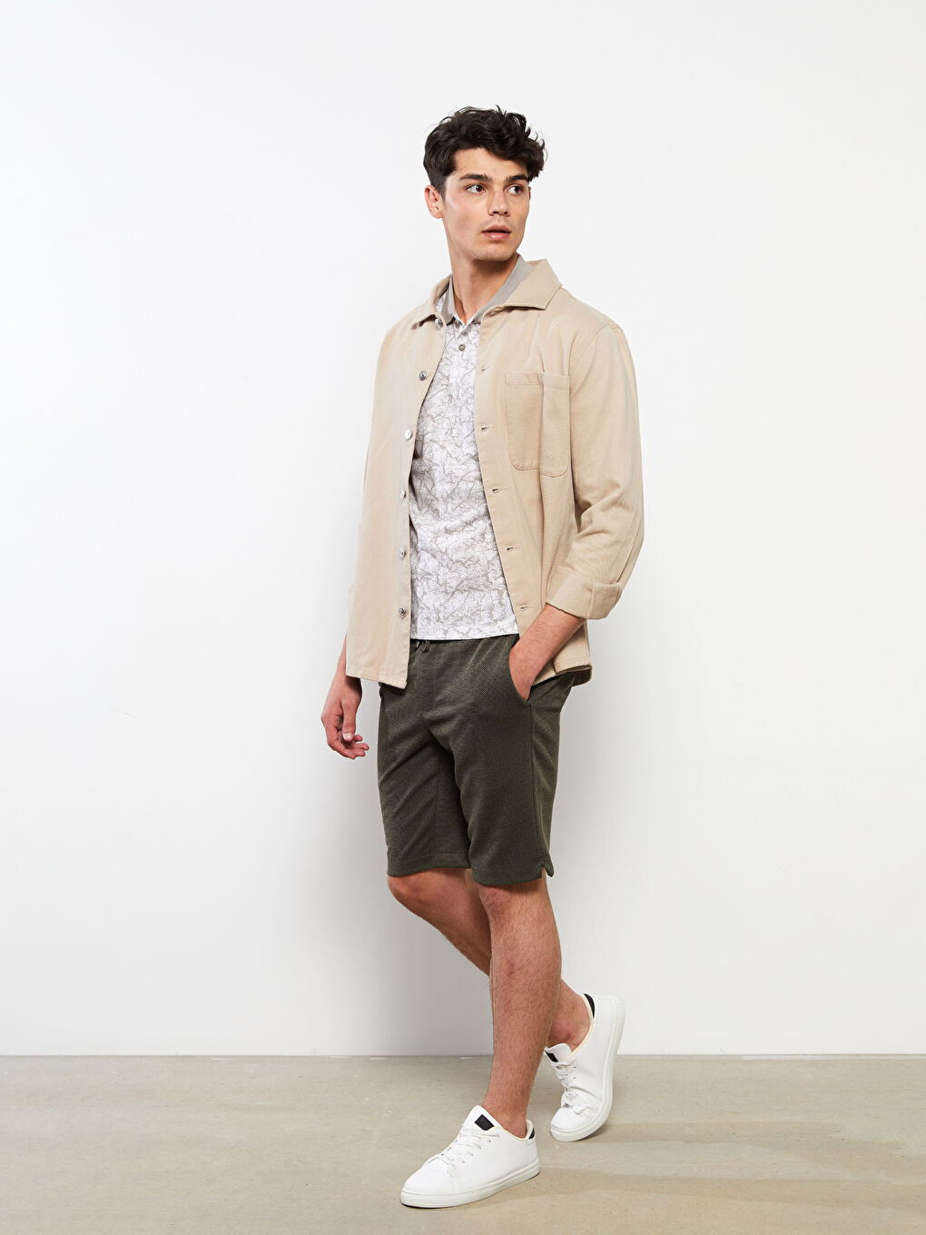 Haki Slim Fit Beli Bağlama Detaylı Erkek Şort