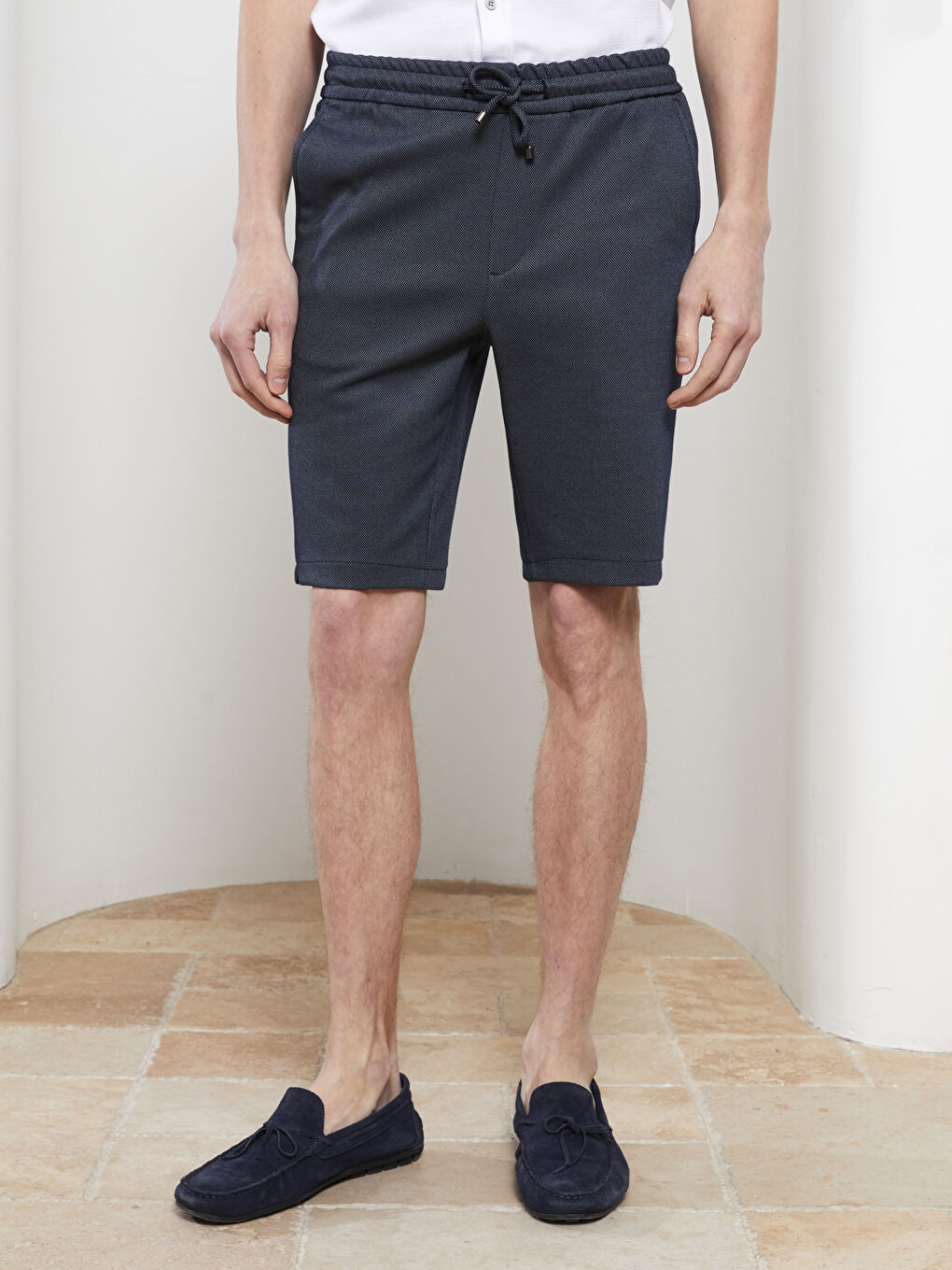 شورت للرجال بقصة رفيعة وتفاصيل ربط-2