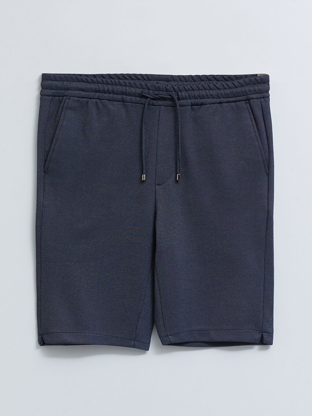 شورت للرجال بقصة رفيعة وتفاصيل ربط-5