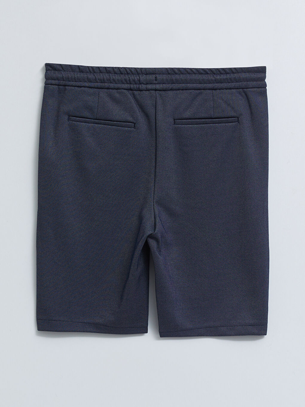 شورت للرجال بقصة رفيعة وتفاصيل ربط-6