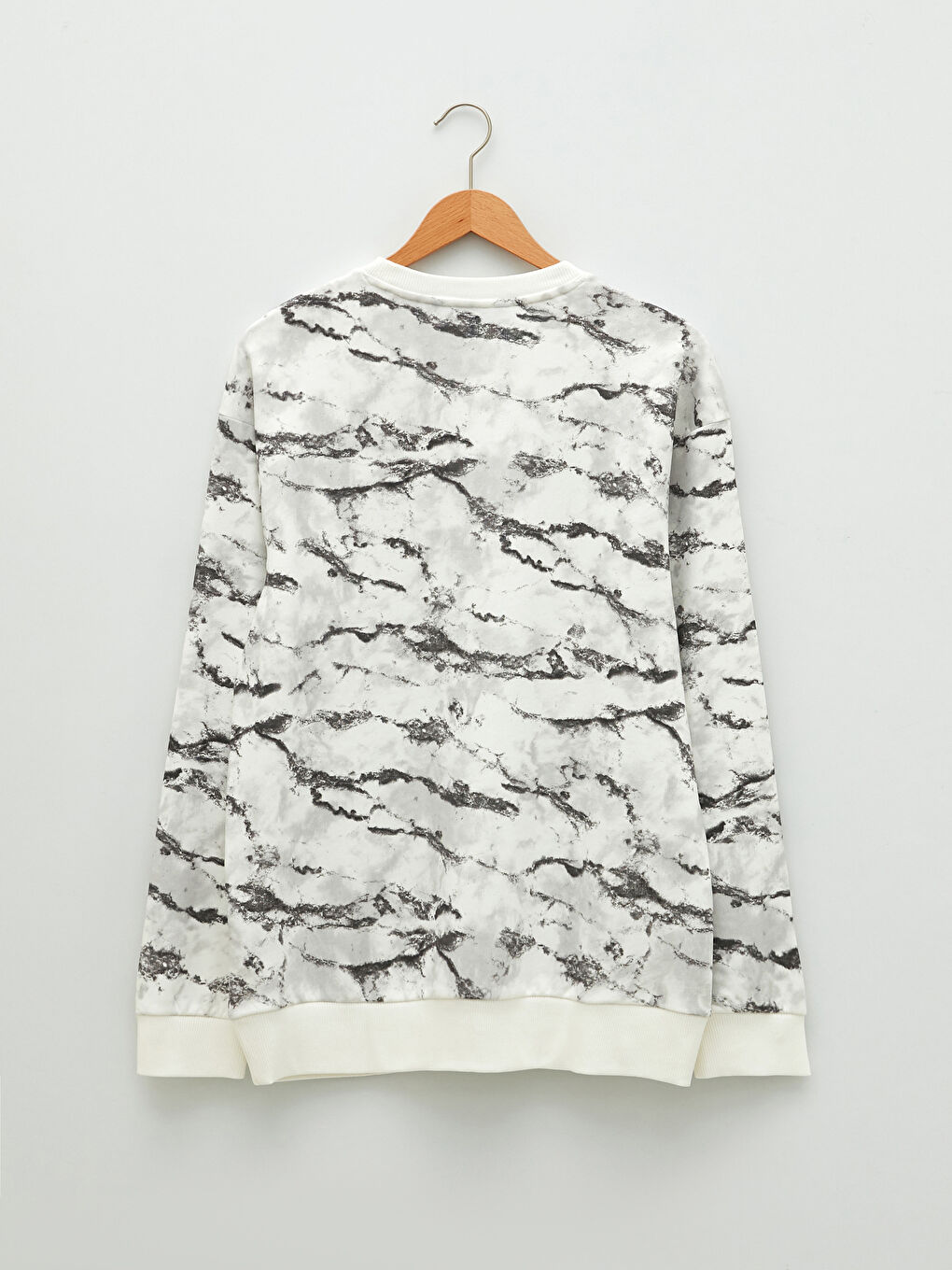 Beyaz Bisiklet Yaka Uzun Kollu Desenli Erkek Sweatshirt-6