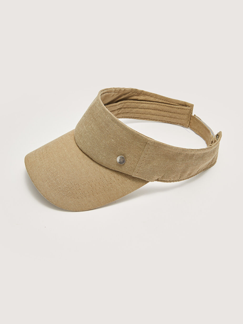 Женская кепка с козырьком с металлическими аксессуарами-4