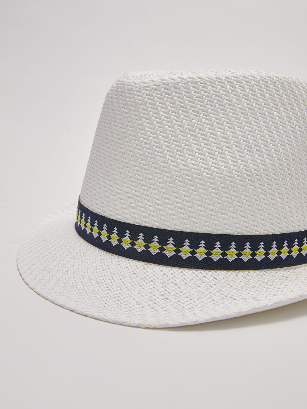 Beyaz Biye Detaylı Erkek Çocuk Hasır Fötr Şapka-3