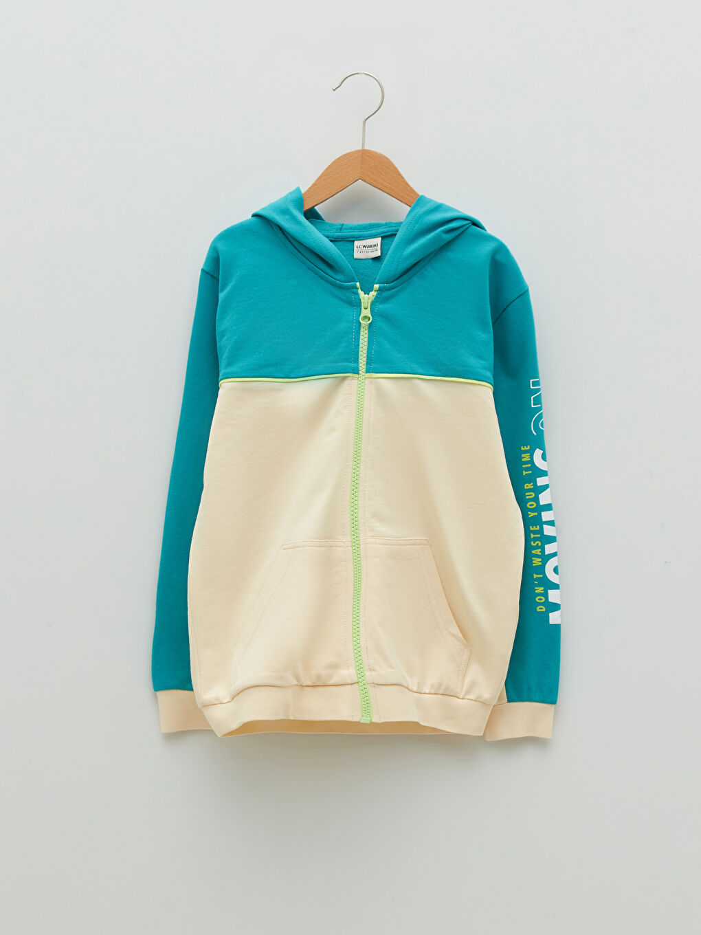 LCW Kids Bej Kapüşonlu Renk Bloklu Uzun Kollu Erkek Çocuk Fermuarlı Sweatshirt