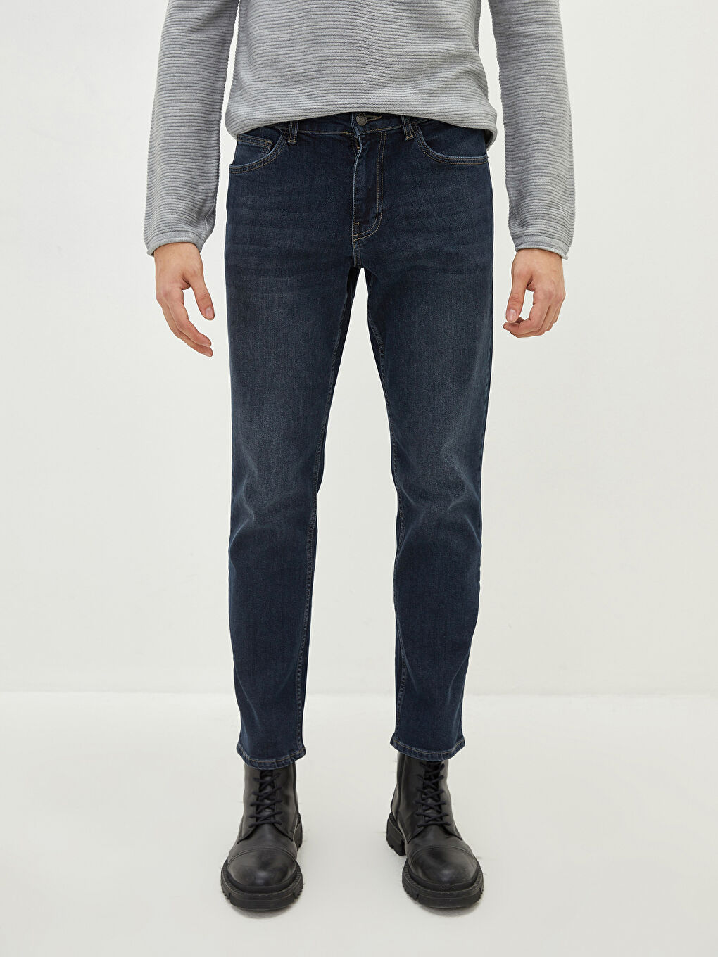 779 جينز بقصة عادية للرجال-1