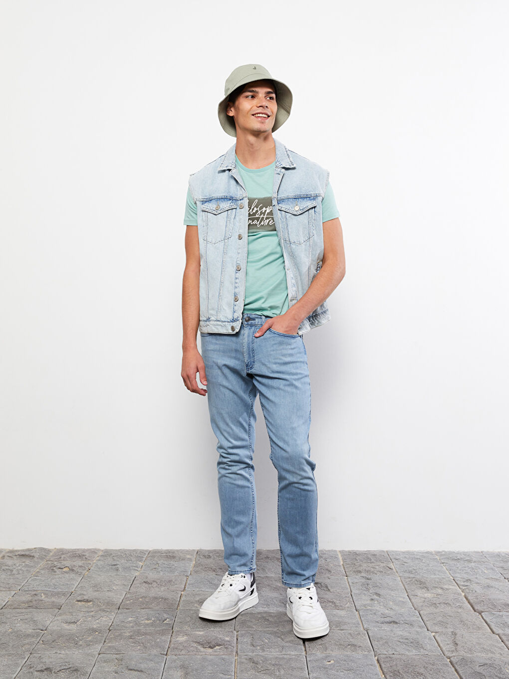 779 Regular Fit Men's Jeans