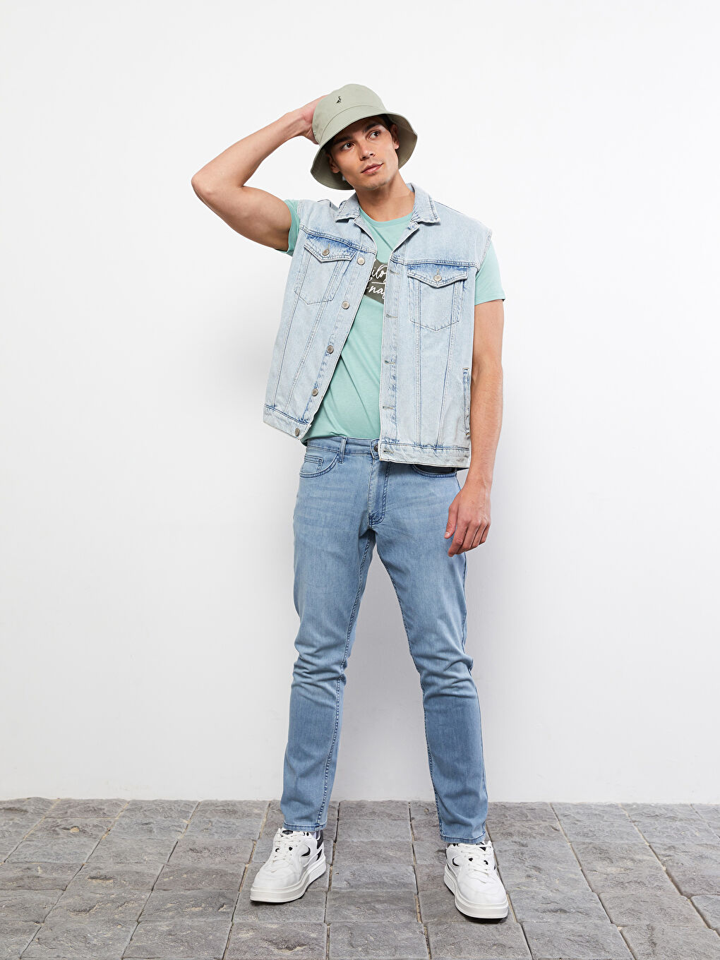 779 Regular Fit Men's Jeans-2