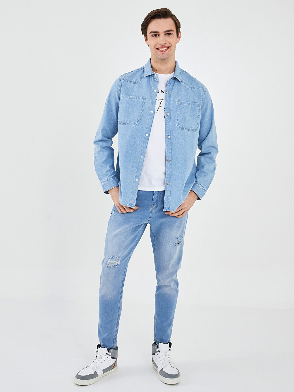 Regular Fit Long Sleeve Men's Denim Shirt-2