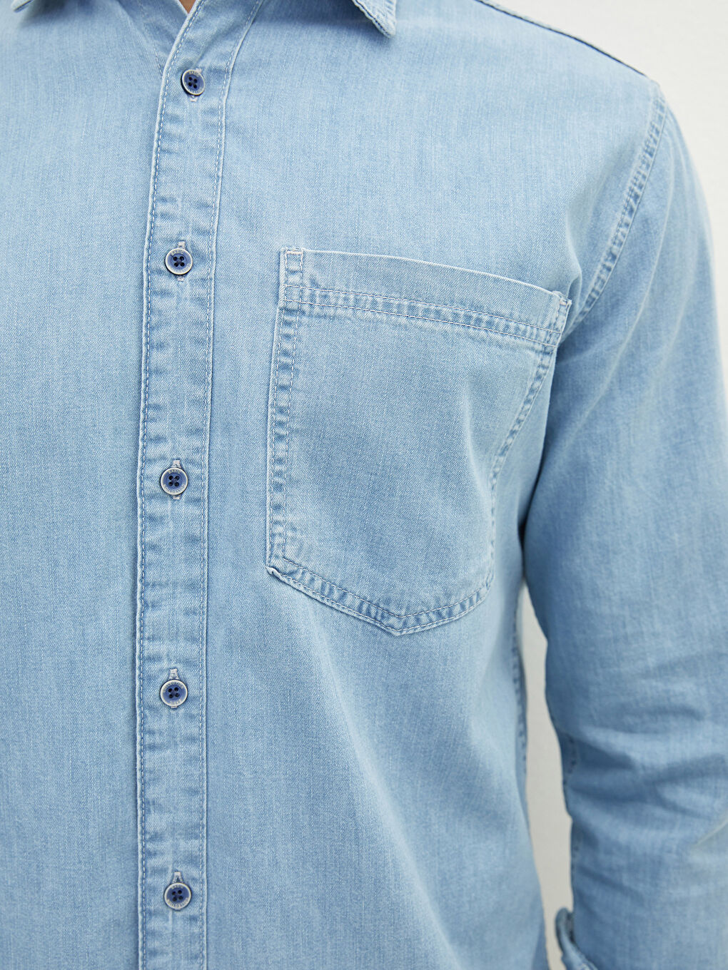 قميص جينز رجالي بأكمام طويلة وقصة مريحة-3