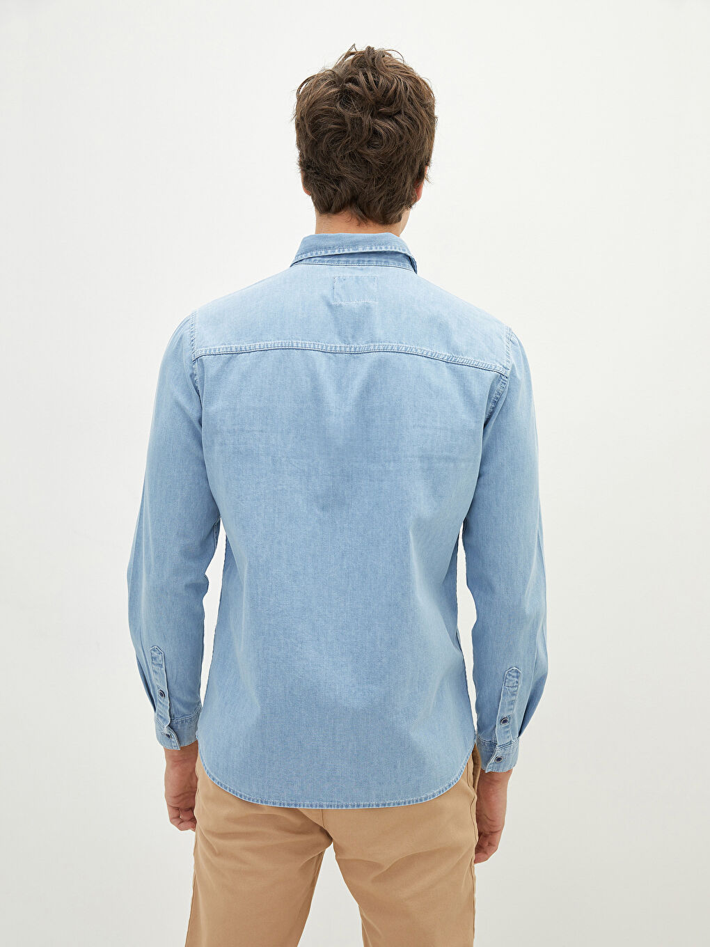 قميص جينز رجالي بأكمام طويلة وقصة مريحة-4