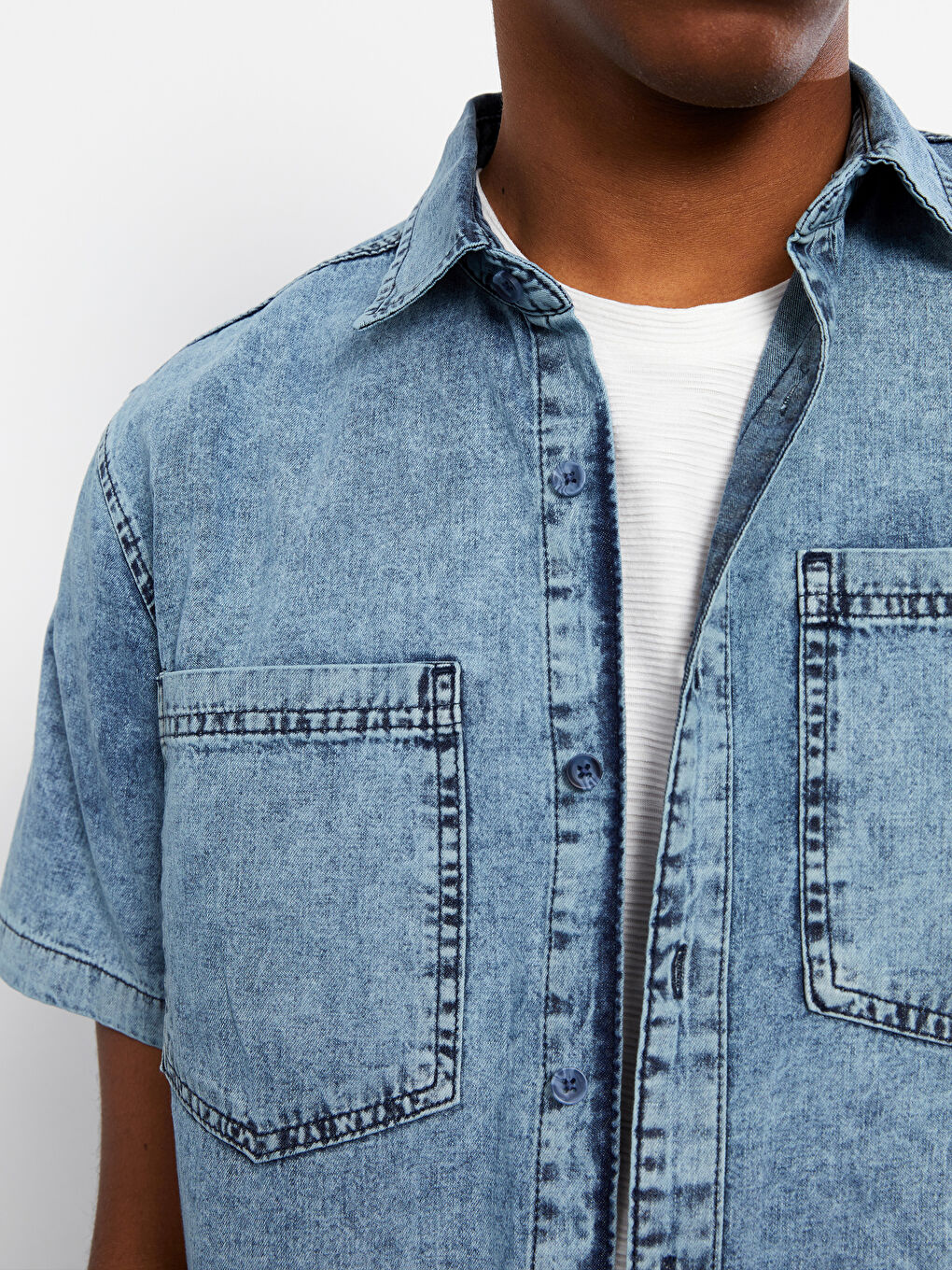 Cămașă din Denim pentru Bărbați cu Mânecă Scurtă și Croială Regulară-3