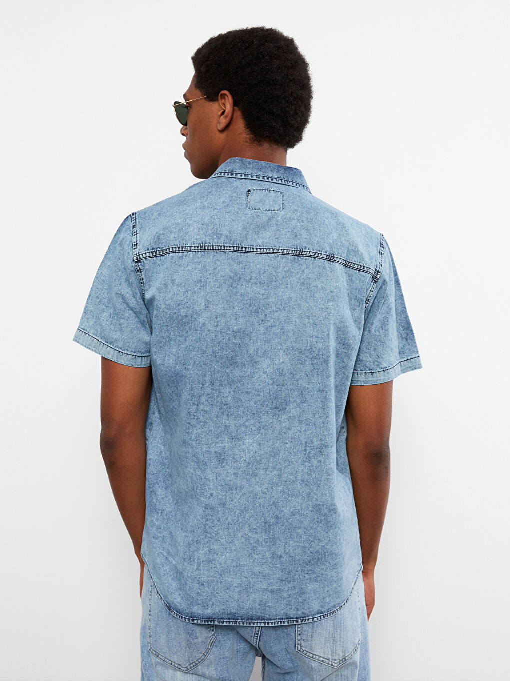 Cămașă din Denim pentru Bărbați cu Mânecă Scurtă și Croială Regulară-4