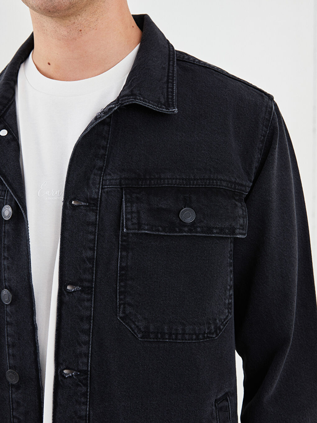 Standard Fit Long Sleeve Men's Jean Jacket-3