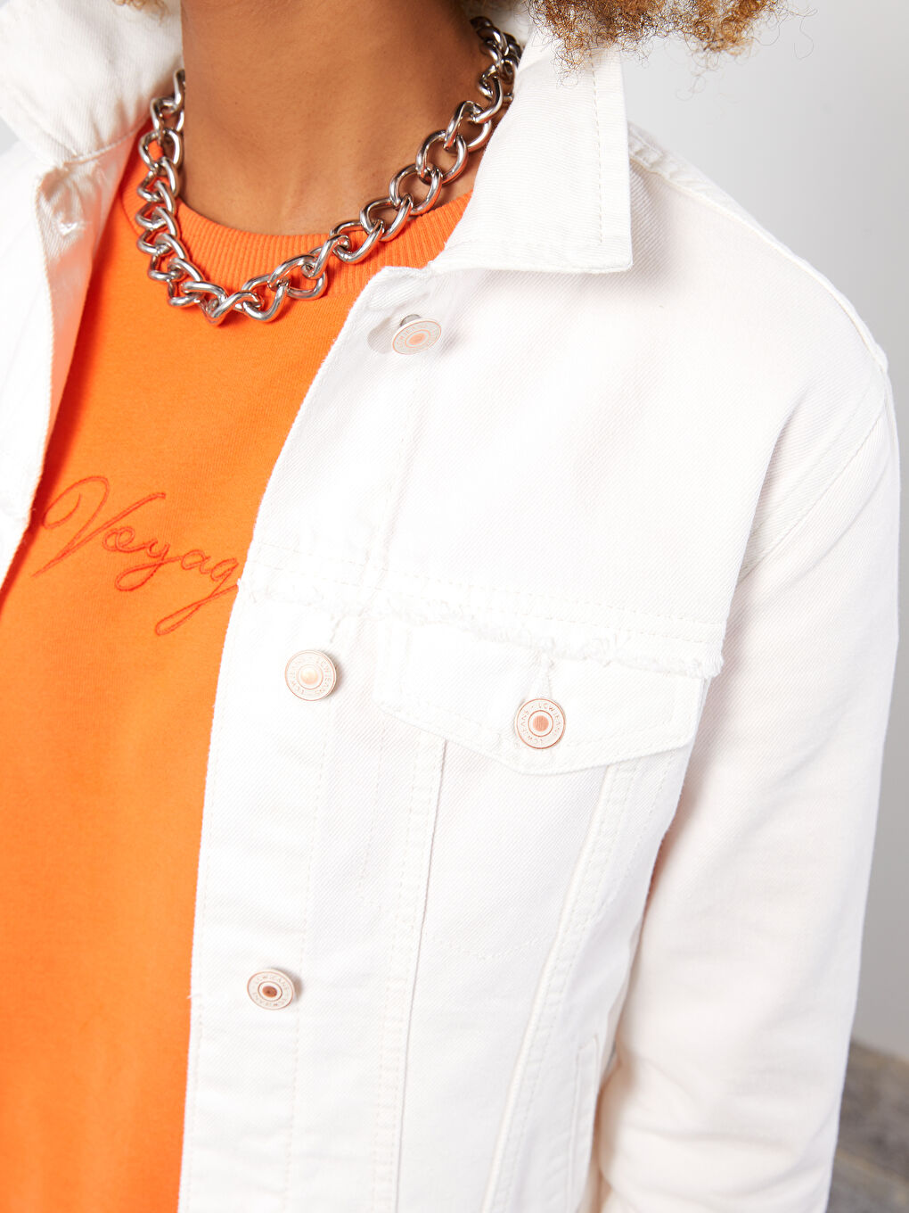 جاكيت جينز روديو بياقة قميص وجيوب مستقيمة مفصلة للسيدات-3