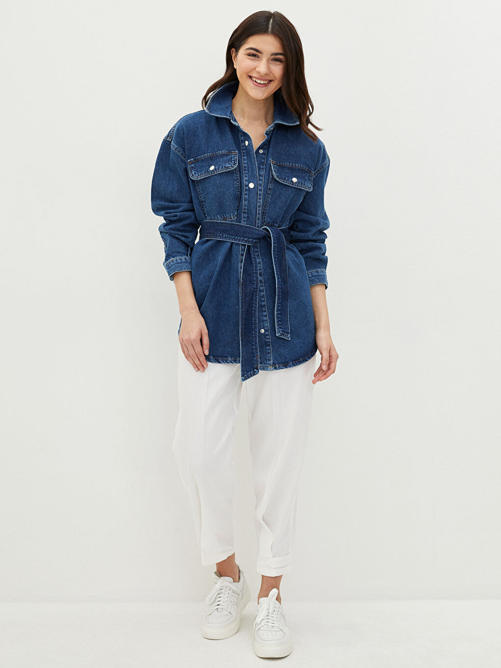 Geacă din denim Rodeo cu guler de cămașă, buzunar drept detaliat, mânecă lungă pentru Femei-2