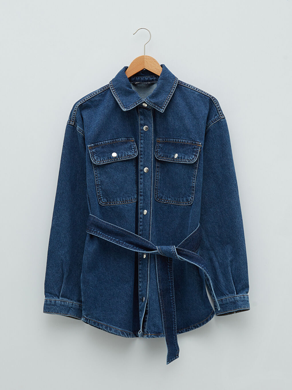 Geacă din denim Rodeo cu guler de cămașă, buzunar drept detaliat, mânecă lungă pentru Femei-5