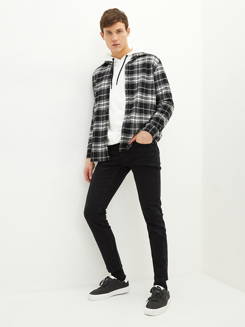 Siyah 750 Slim Fit Erkek Jean Pantolon