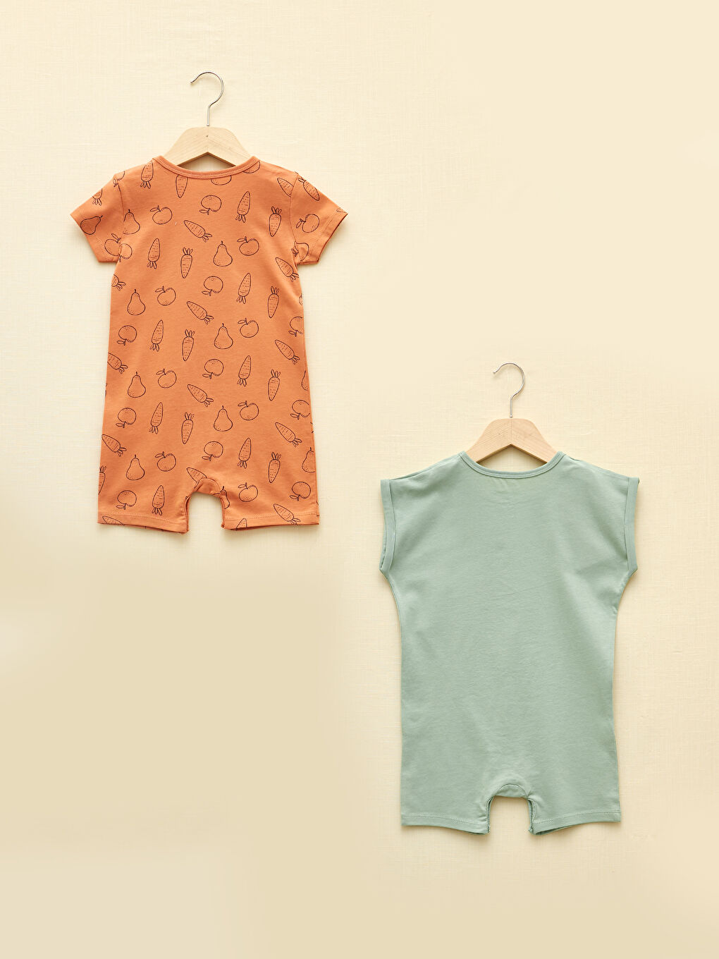 LCW baby Crew Neck Short Sleeve Printed Baby Boy Rompers 2 Pack -S25053Z1-RYZ