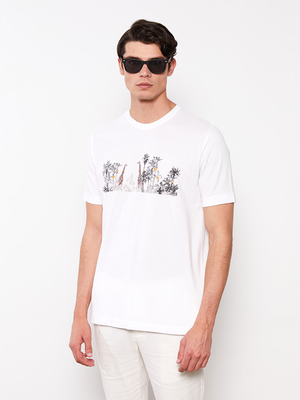 Bej Bisiklet Yaka Kısa Kollu Baskılı Erkek Tişört-2