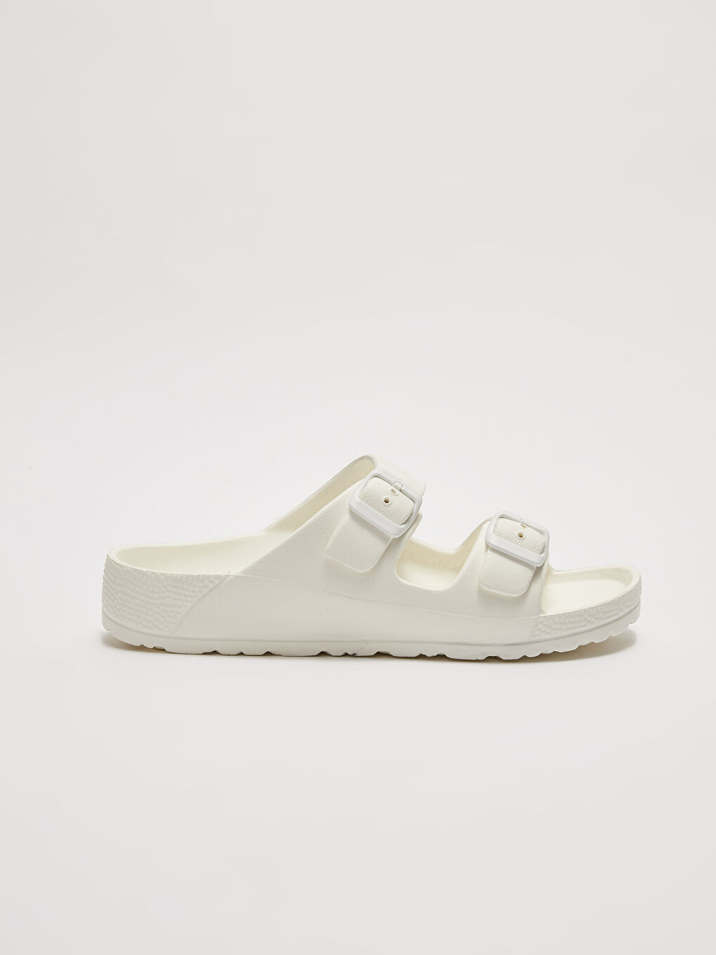 Beyaz Toka Detaylı Çift Bantlı Kadın Terlik-1