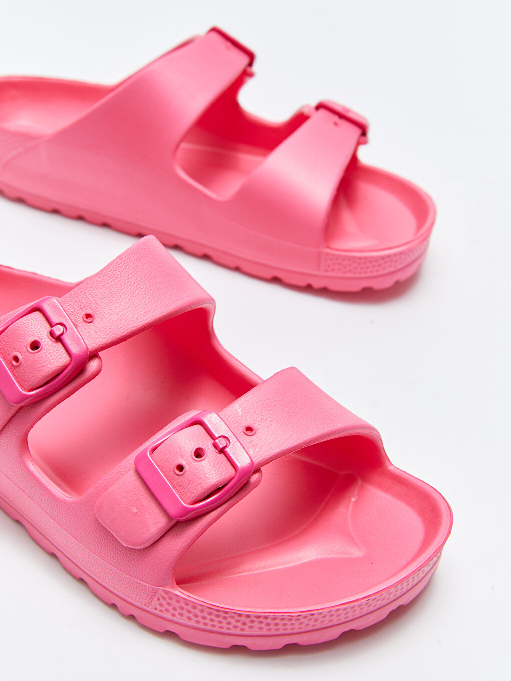 Pembe Toka Detaylı Çift Bantlı Kadın Terlik-2