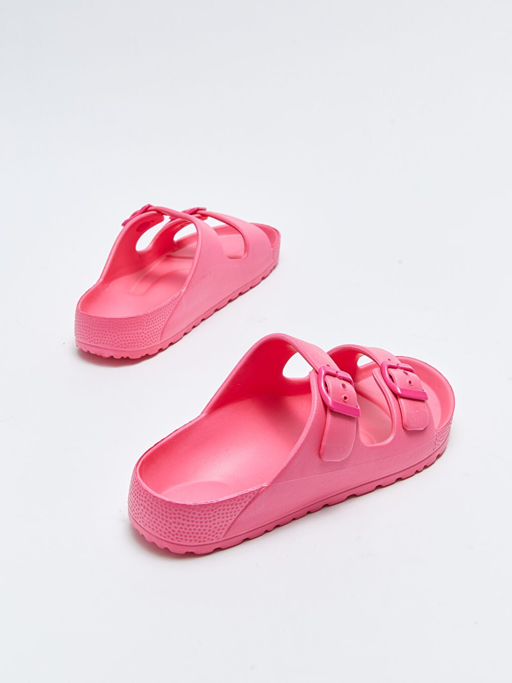 Pembe Toka Detaylı Çift Bantlı Kadın Terlik-4