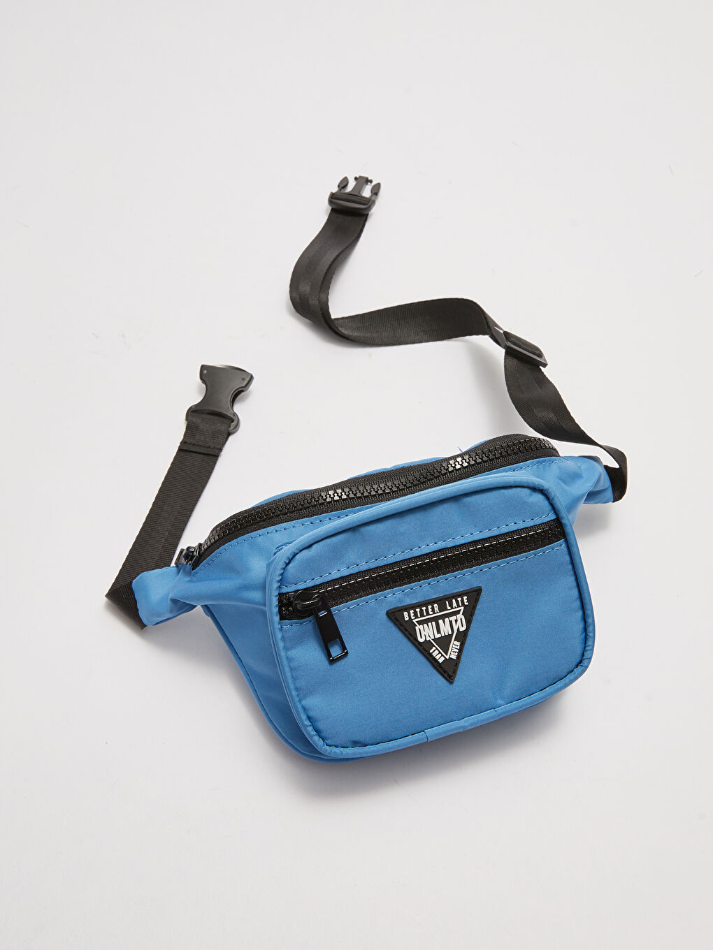 حقيبة خصر مفصلة للرجال