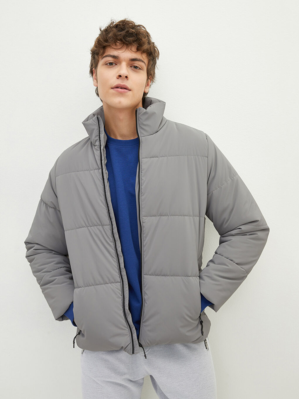 Gri Rahat Kalıp Dik Yaka Erkek Şişme Mont