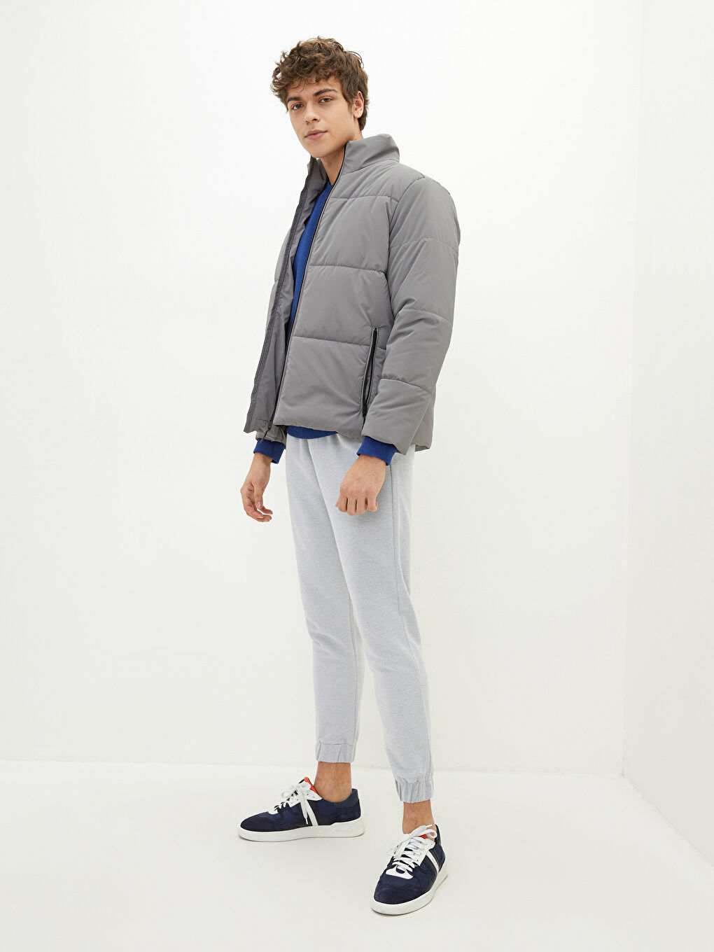 Gri Rahat Kalıp Dik Yaka Erkek Şişme Mont-1