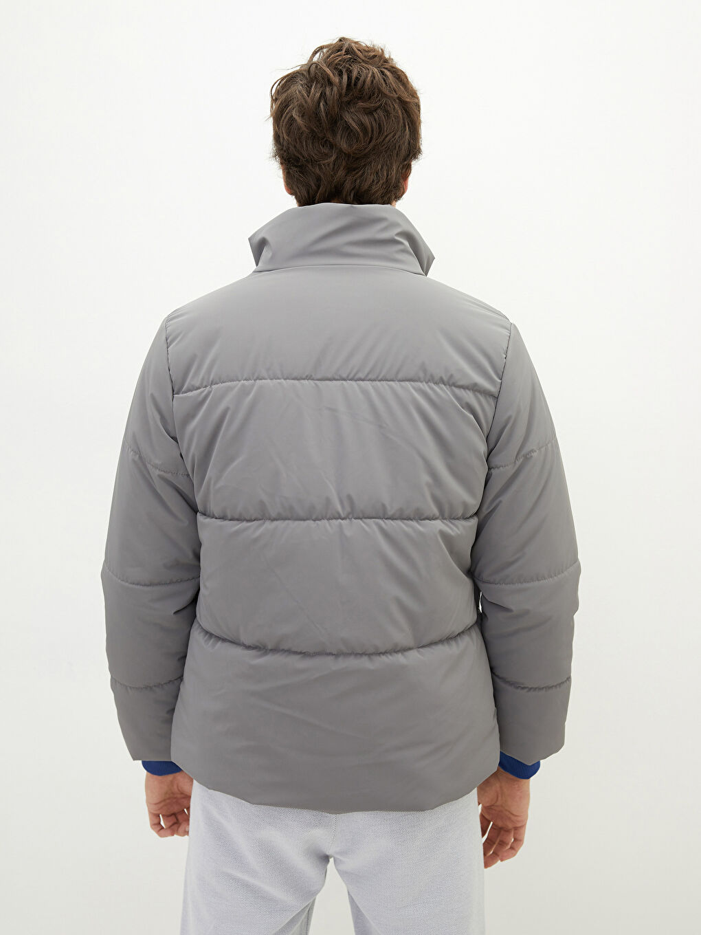 Gri Rahat Kalıp Dik Yaka Erkek Şişme Mont-4