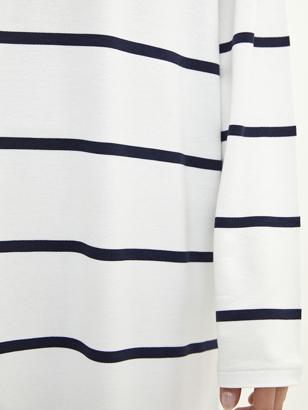 Beyaz Bisiklet Yaka Çizgili Uzun Kollu Kadın Sweatshirt Tunik-2