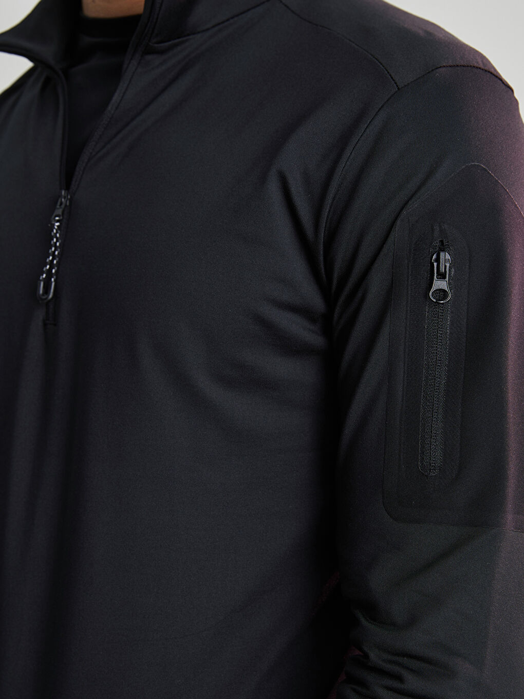 سويت شيرت رجالي بأكمام طويلة وياقة عالية وقصة ضيقة-3