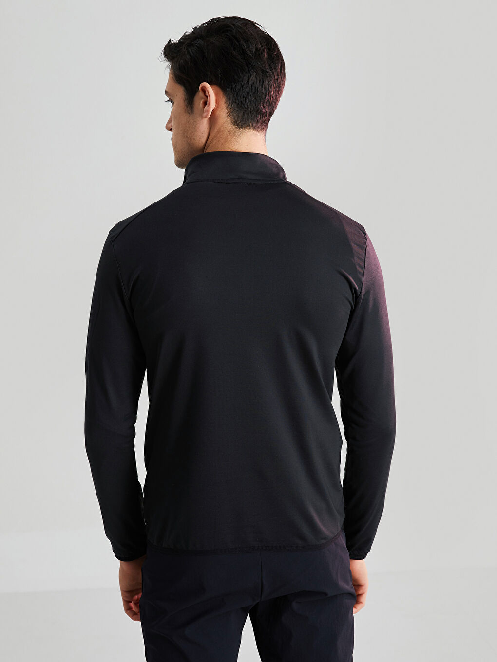 سويت شيرت رجالي بأكمام طويلة وياقة عالية وقصة ضيقة-4