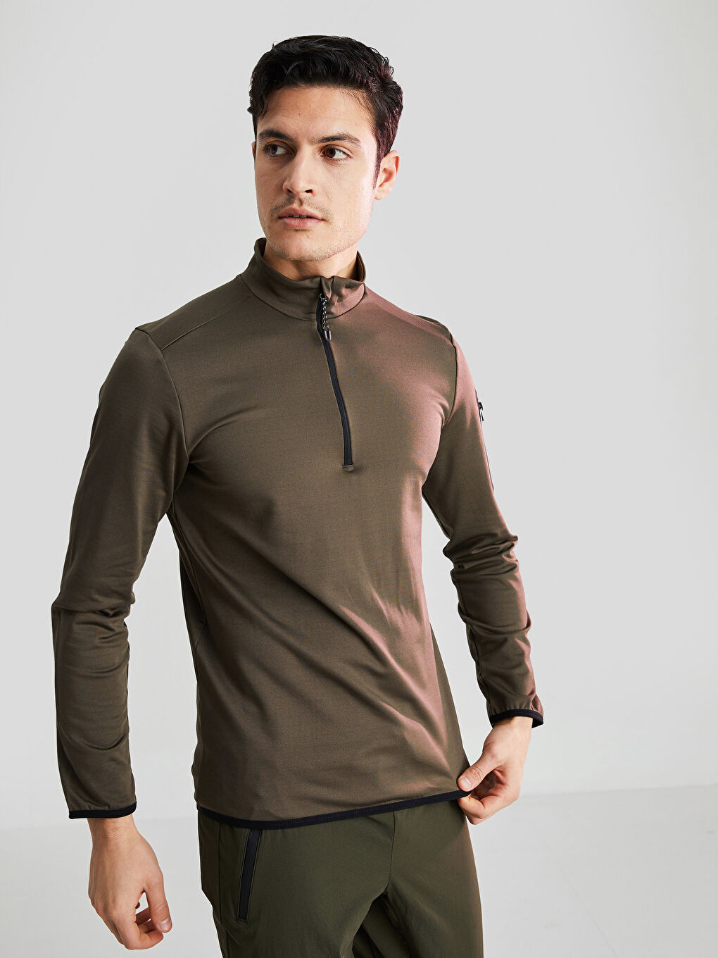 Sweat-shirt Slim Fit Col Cheminée Manches Longues pour Hommes-1
