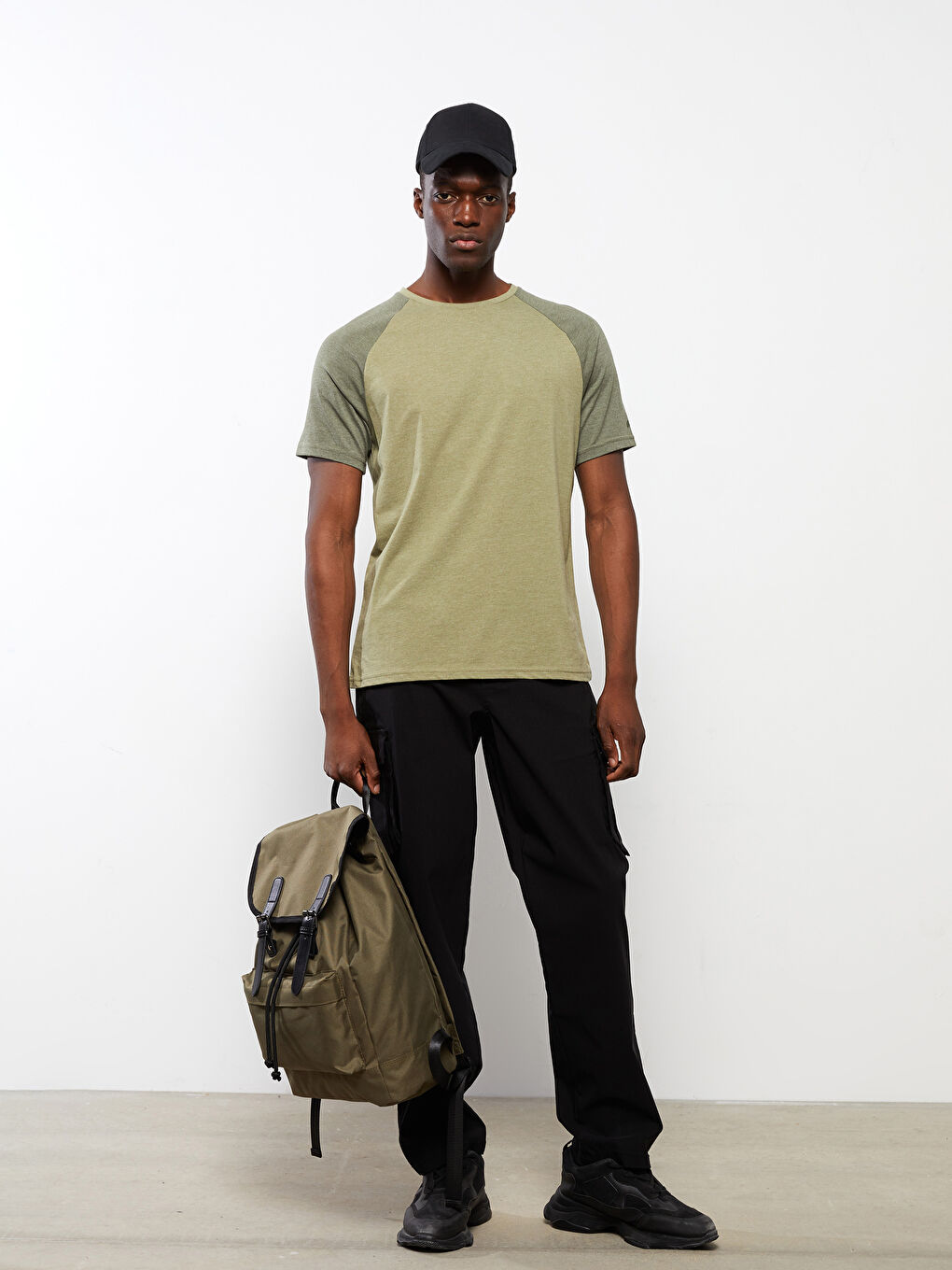 Siyah Standart Kalıp Erkek Kargo Pantolon