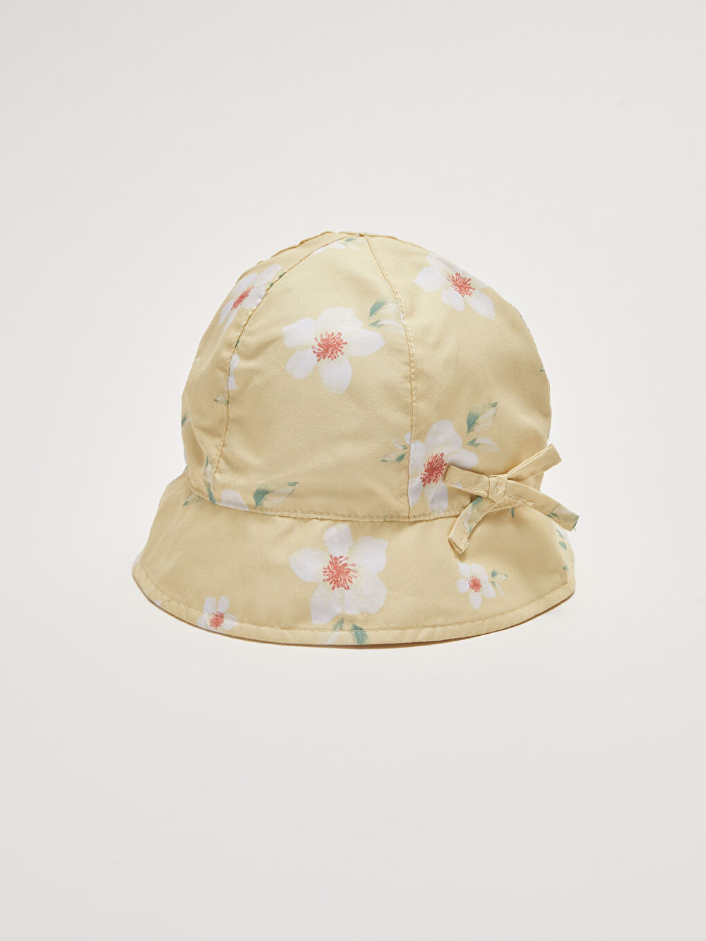 قبعة بنت صغيرة مطبوعة