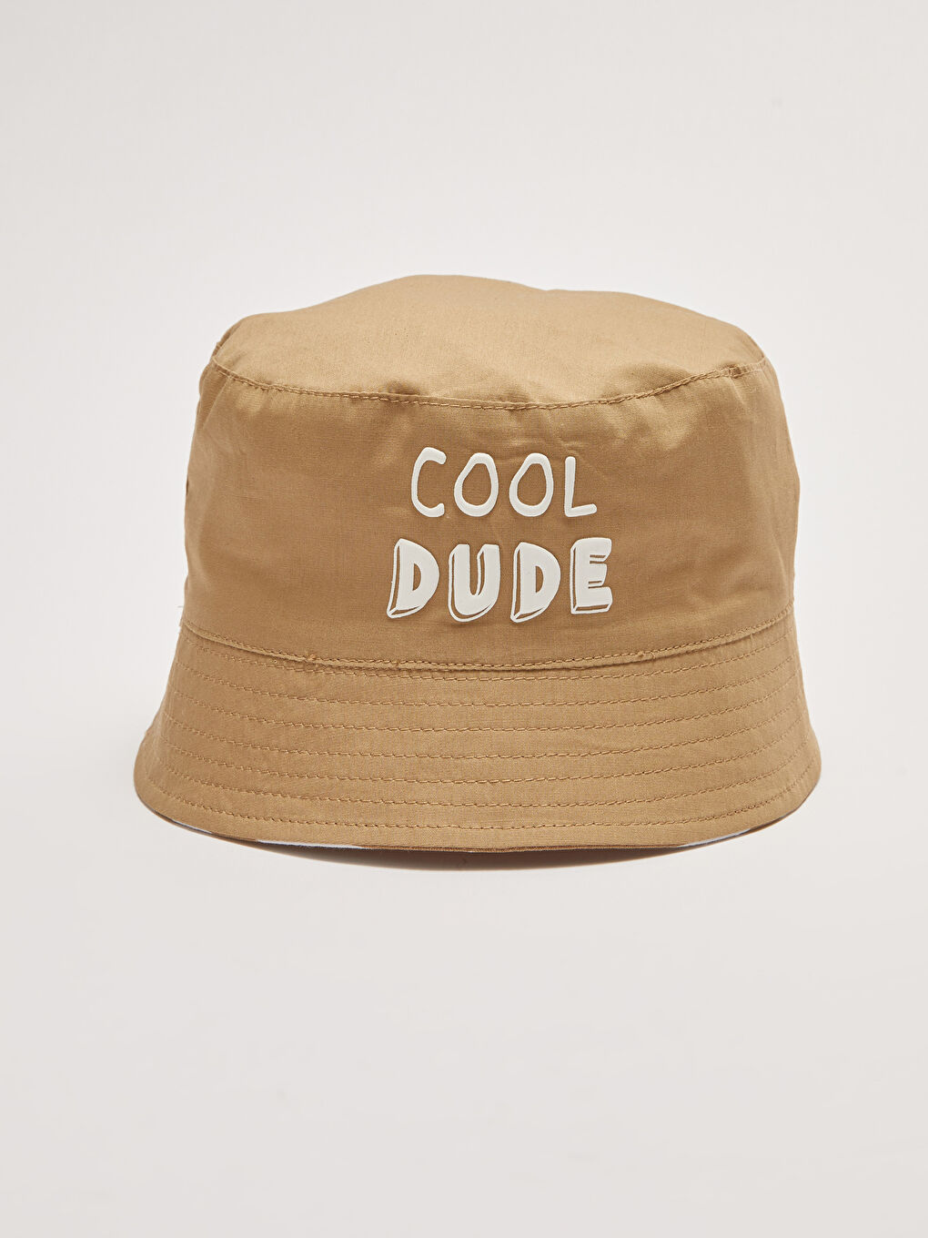 Bej Baskılı Erkek Bebek Çift Taraflı Şapka-1