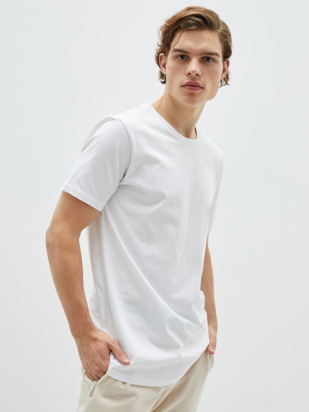 Beyaz Bisiklet Yaka Kısa Kollu Basic Penye Erkek Tişört-1