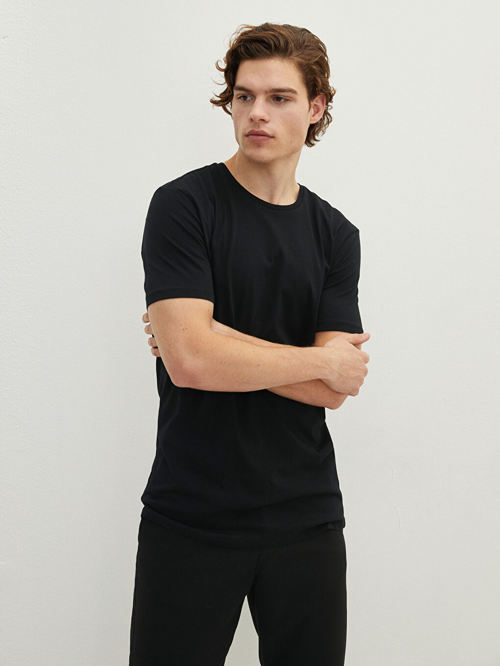 Siyah Bisiklet Yaka Kısa Kollu Basic Penye Erkek Tişört-1