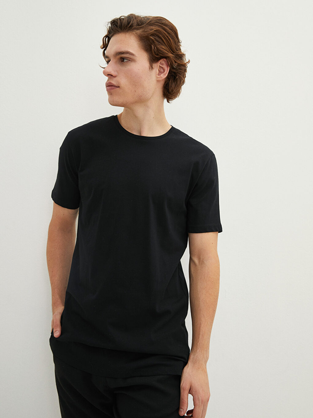 Siyah Bisiklet Yaka Kısa Kollu Basic Penye Erkek Tişört-2