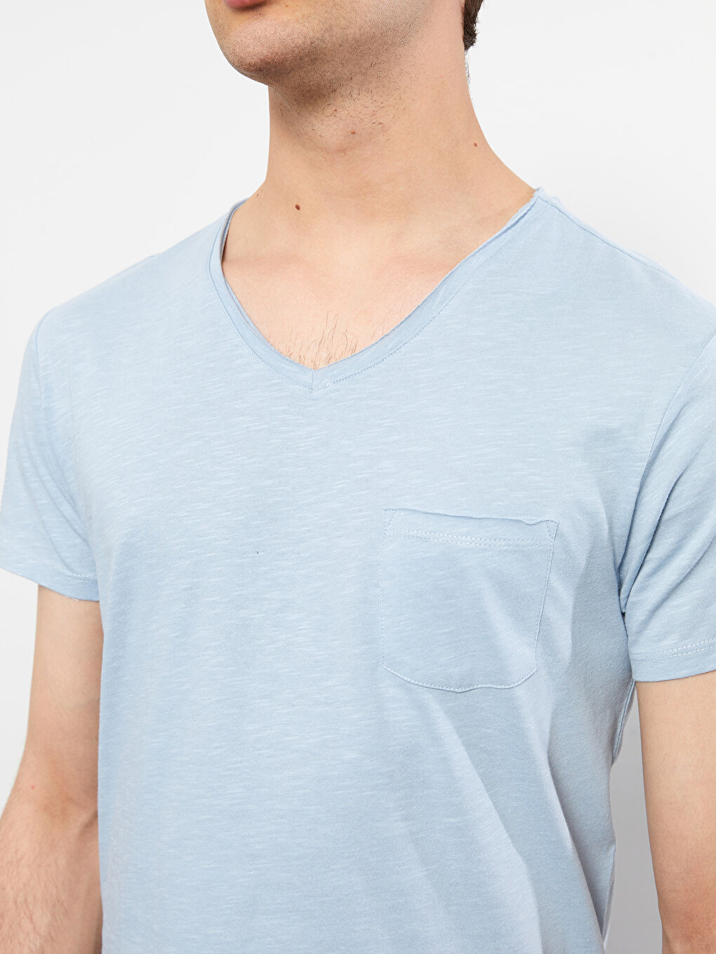Mavi V Yaka Kısa Kollu Basic Pamuklu Erkek Tişört-2