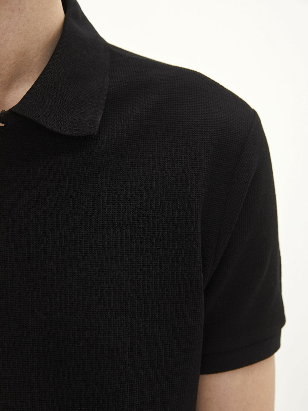 تيشيرت ياقة بولو كم قصير للرجال-3