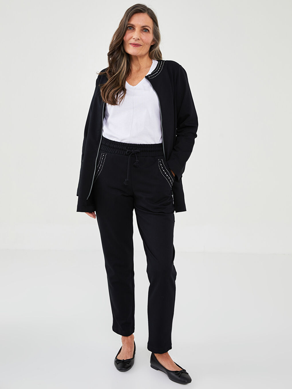 Siyah Beli Lastikli Taşlı Cep Detaylı Kadın Eşofman Altı-1