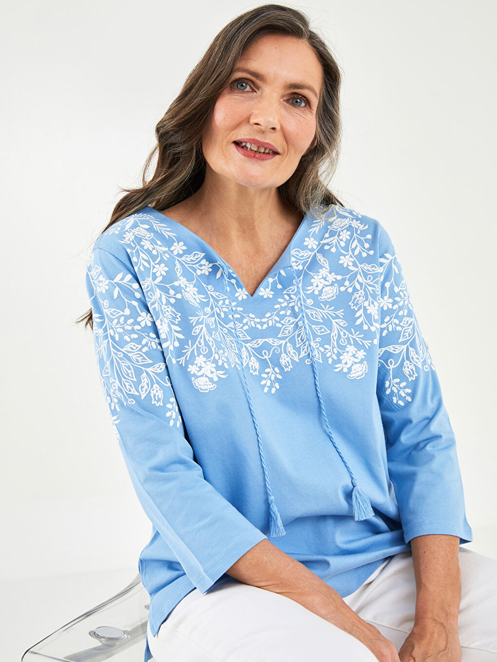 Mavi Bağlamalı Yaka Desenli Pamuklu Kadın Bluz