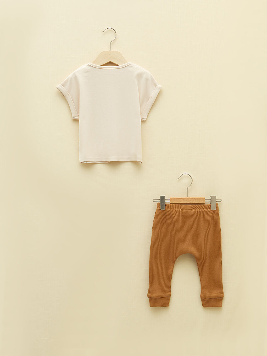 Rundhalsausschnitt Kurzarm Bedrucktes Baby Jungen T-Shirt und Jogginghose 2-Teiliges Set-4