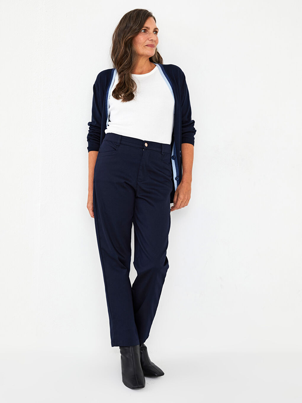 Slim Fit Straight Pocket Detailed Gabardine Fabric Women's Trousers