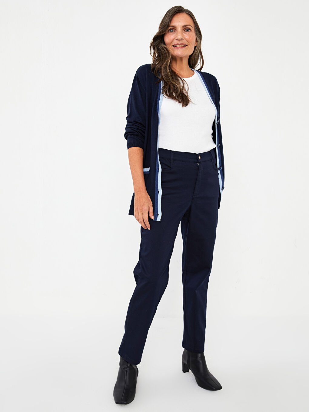 Slim Fit Straight Pocket Detailed Gabardine Fabric Women's Trousers-1