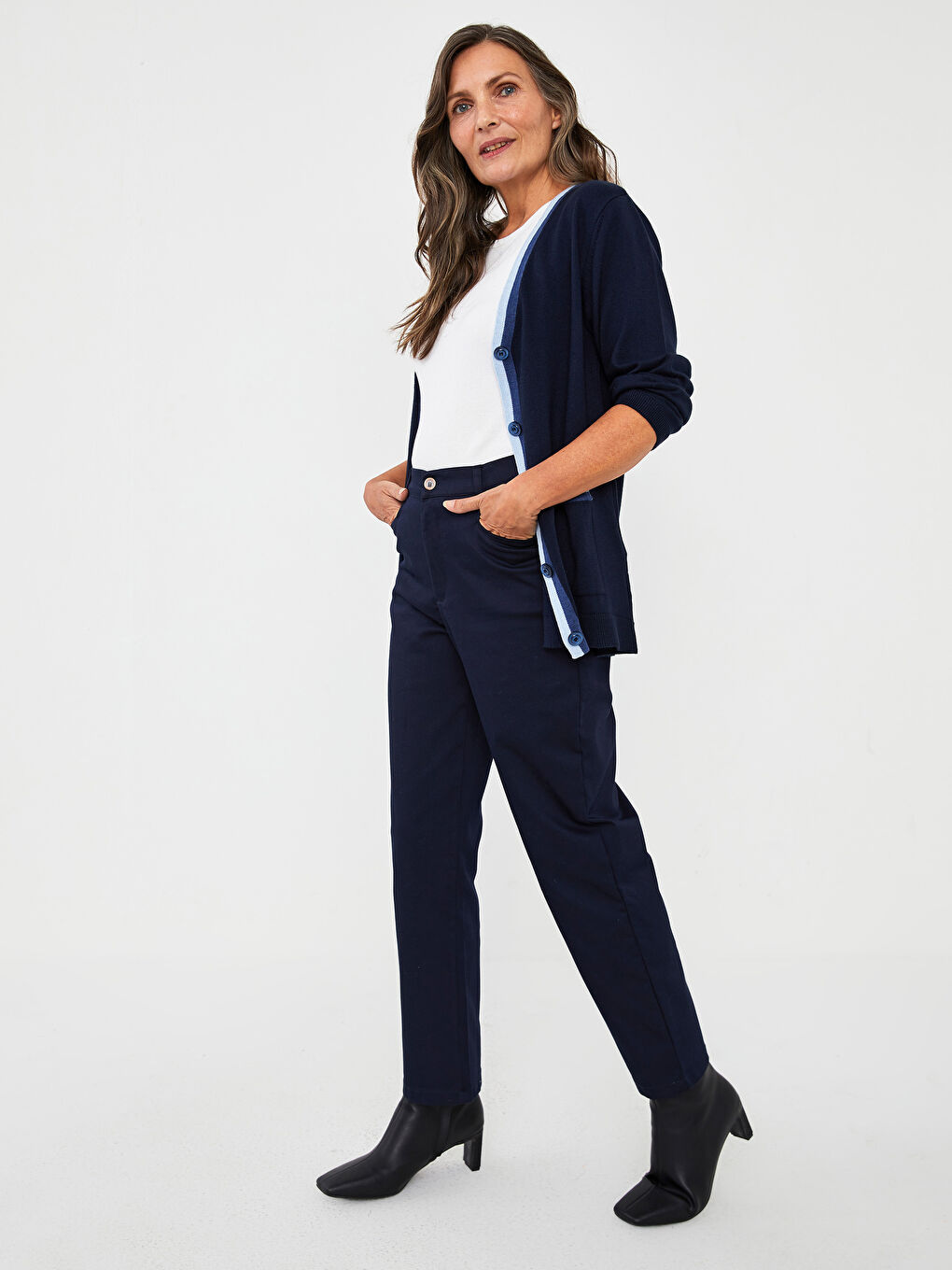 Slim Fit Straight Pocket Detailed Gabardine Fabric Women's Trousers-2