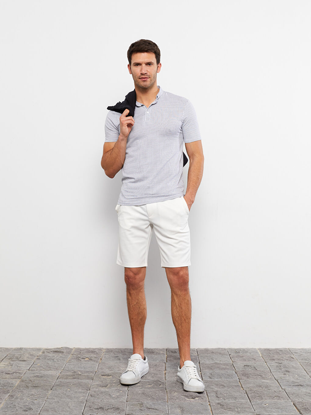 Siyah Polo Yaka Kısa Kollu Erkek Tişört